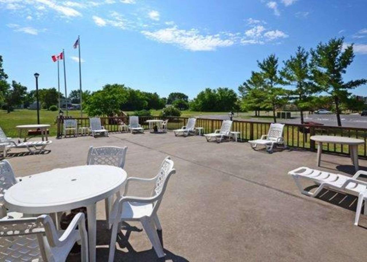 沃特敦 Adirondack Efficiencies酒店 外观 照片