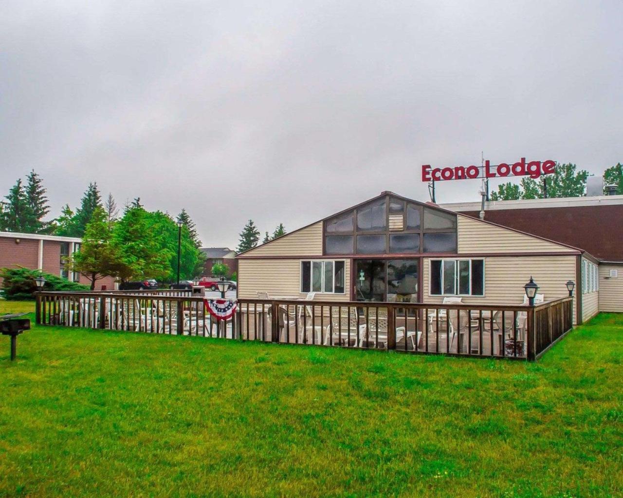 沃特敦 Adirondack Efficiencies酒店 外观 照片