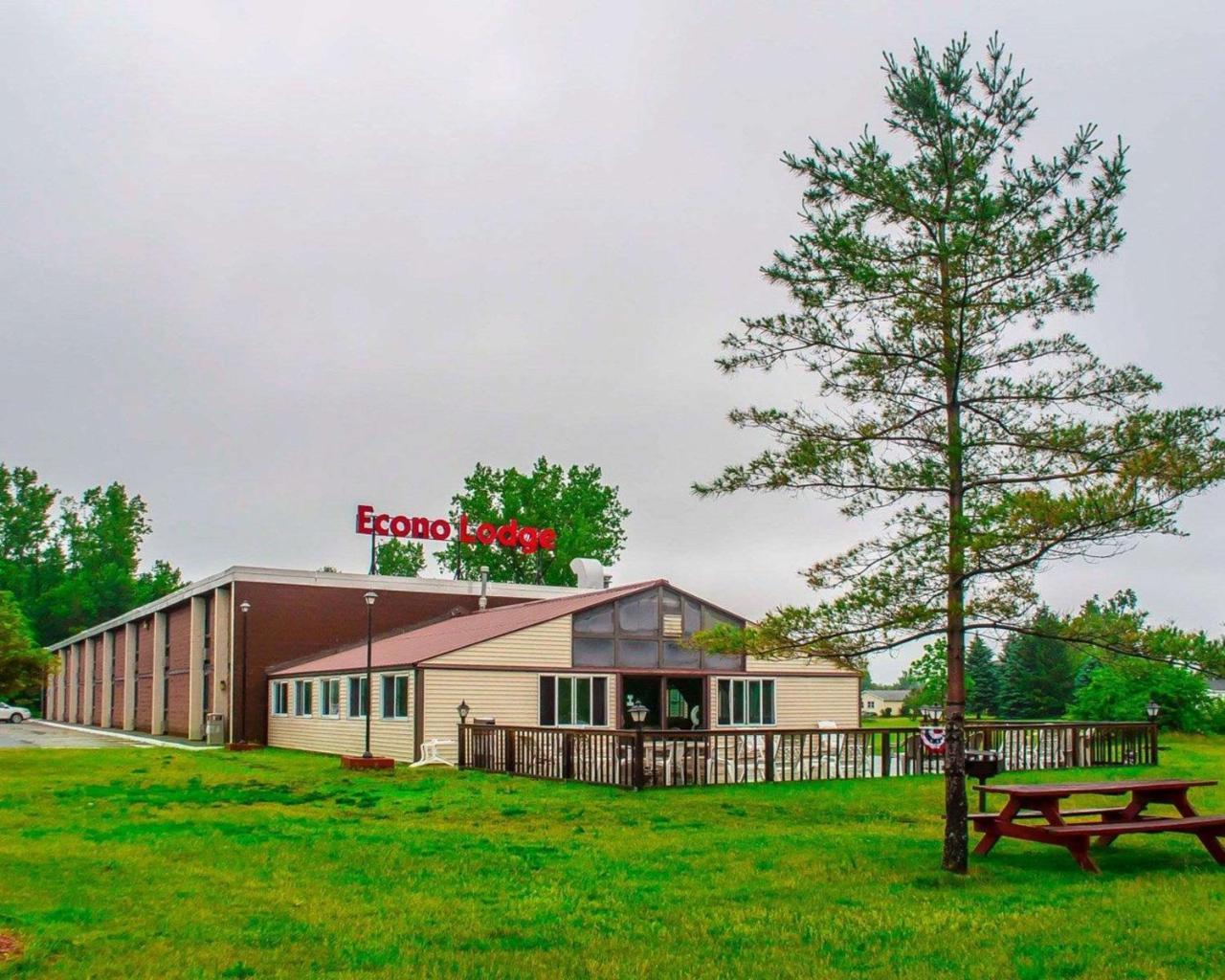 沃特敦 Adirondack Efficiencies酒店 外观 照片