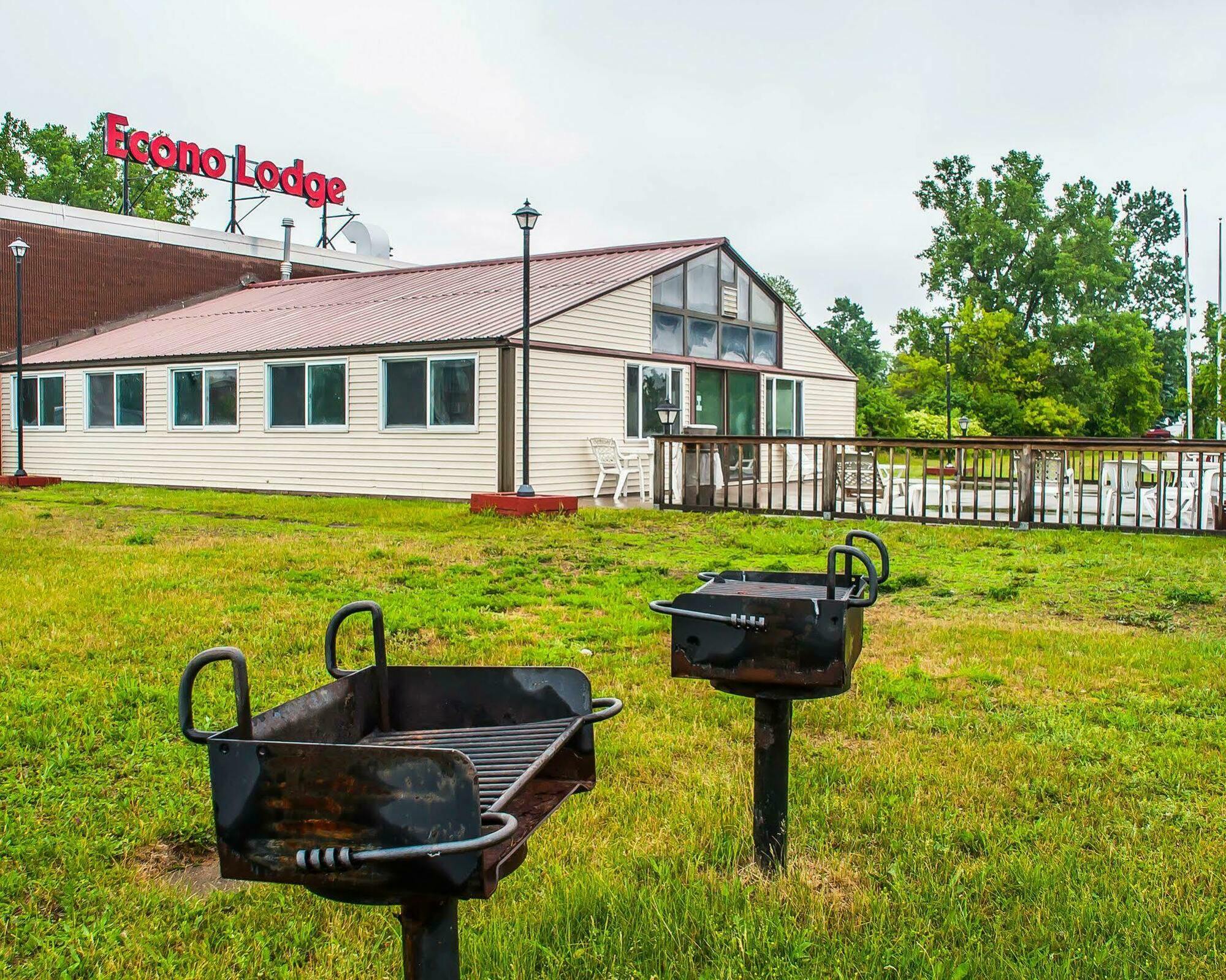 沃特敦 Adirondack Efficiencies酒店 外观 照片